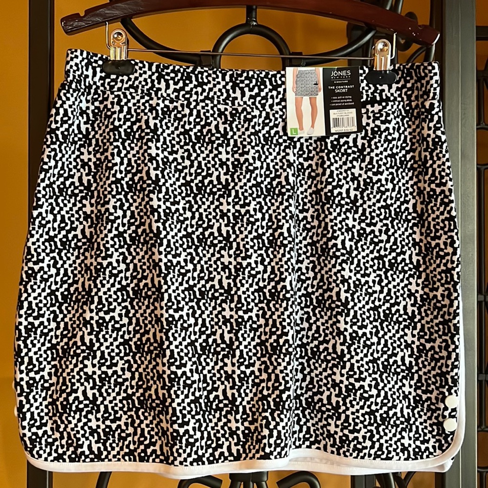 JONES NEW YORK The Contrast Skort Black Fuzzy Blocks